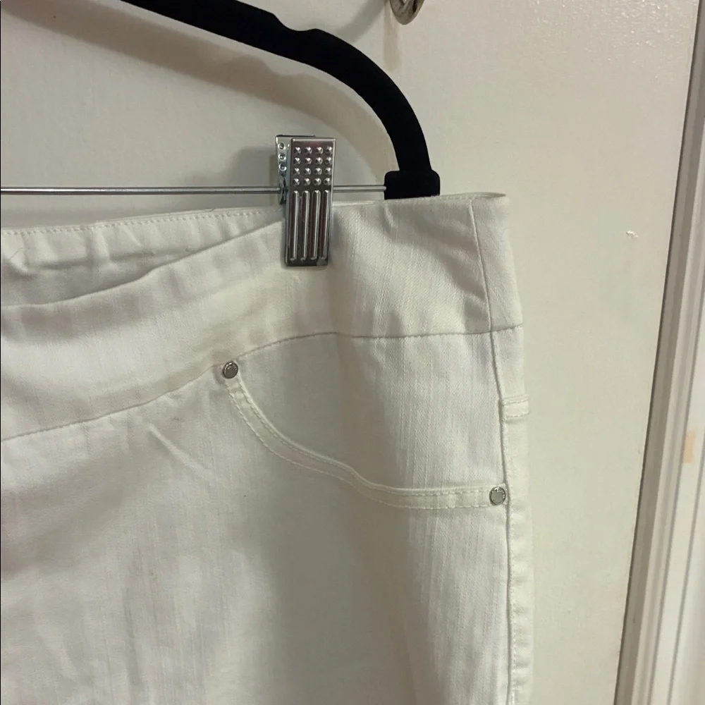 NWT Elegant Chico’s White Women's Skort in Sz 3-equivalent to a Sz 16 - Picture 3 of 9
